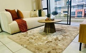 Beach-Style Modern Apt At The Blyde